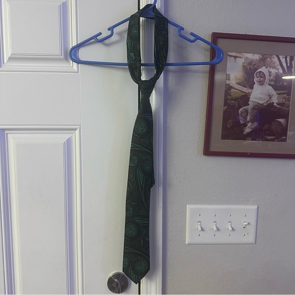 DiBanGu Green Paisley Men’s vest and neck tie set. - Picture 6 of 9